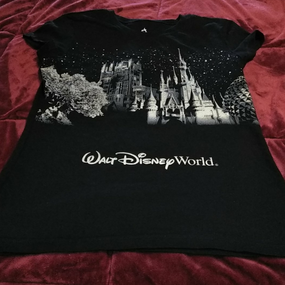 NWOT Disney World tee shirt, size Medium